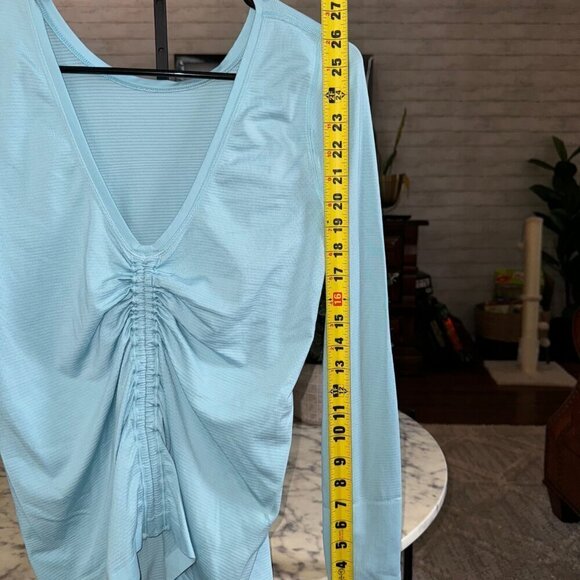 Lululemon Light Blue Swiftly Speed Long Sleeve Cinch Ruched Back Top Size 8 - Picture 7 of 9
